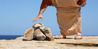 Nu ar trebui ca cei care calca Sabatul sa fie ucisi cu pietre?